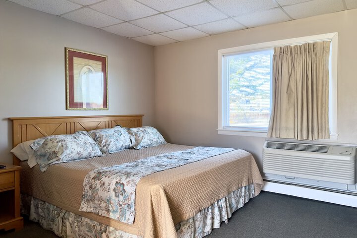Room 12 of 35