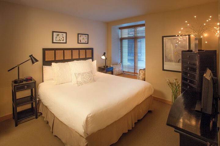 Room 26 of 63