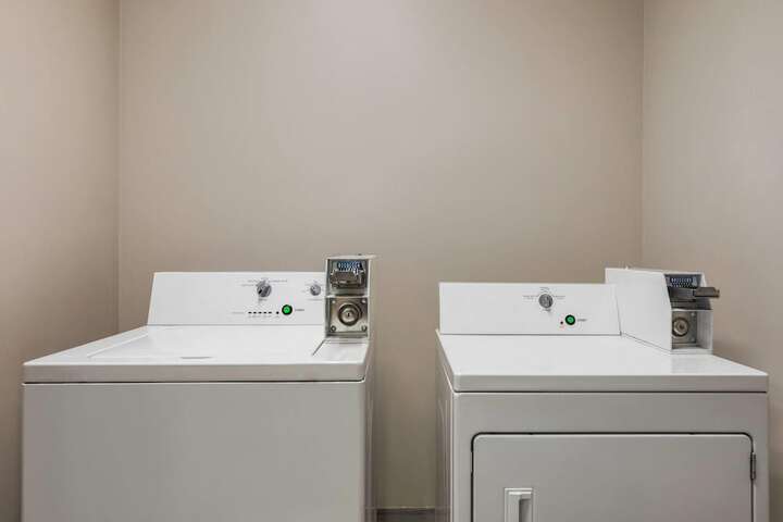 Days Inn & Suites by Wyndham Prattville-Montgomery