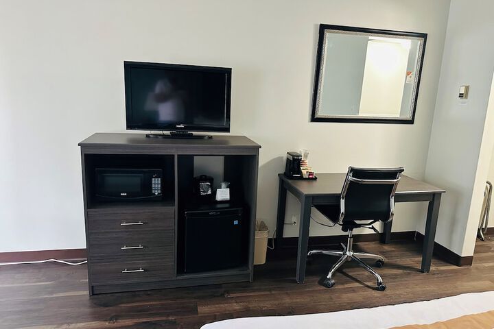 Room 12 of 38