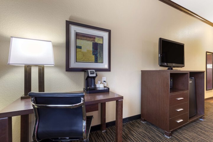 Room 16 of 36