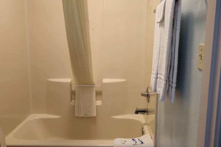 Room 104 of 121