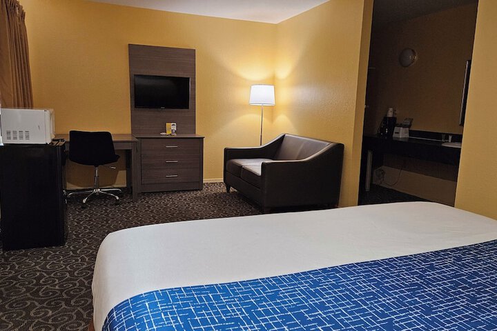 Room 26 of 40
