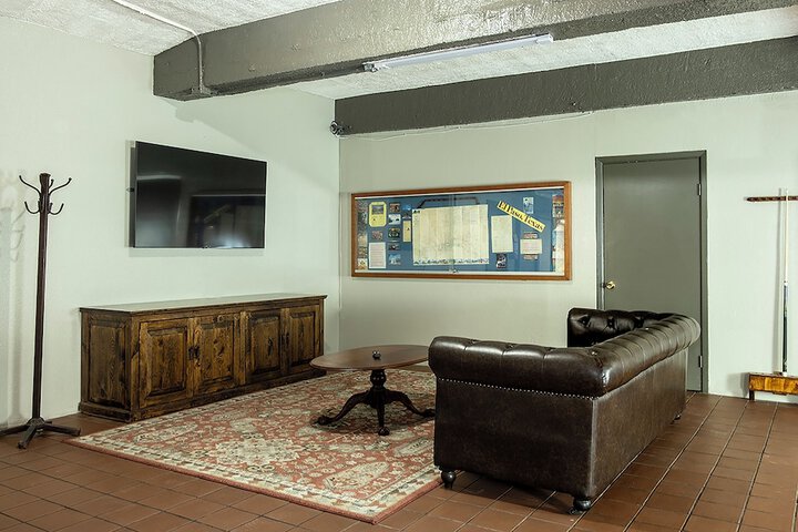 Room 115 of 166