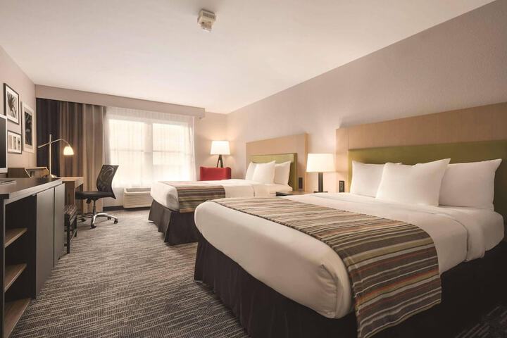 Country Inn & Suites by Radisson Galena, IL