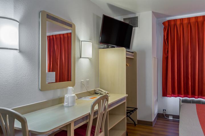 Room 20 of 27