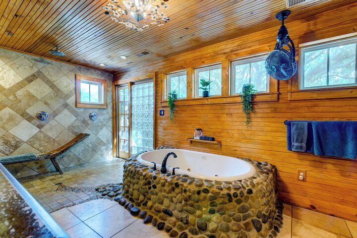 Beachside Boutique Inn – Folly Beach Rooms & Private Cottages