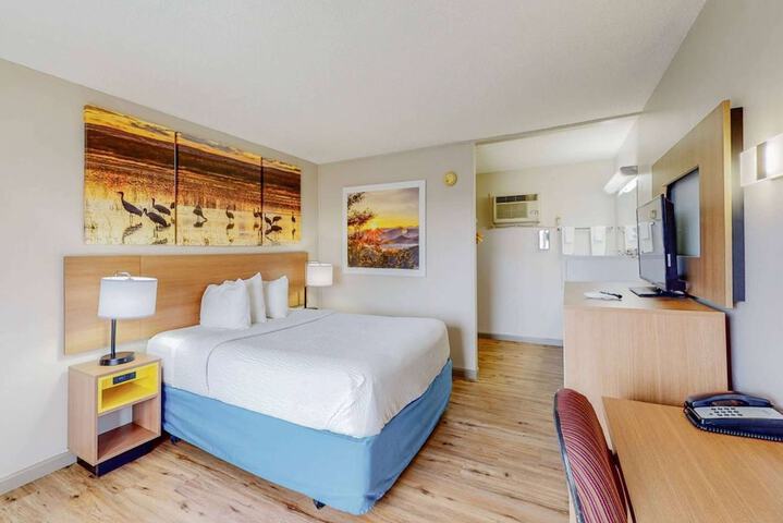 Room 16 of 30