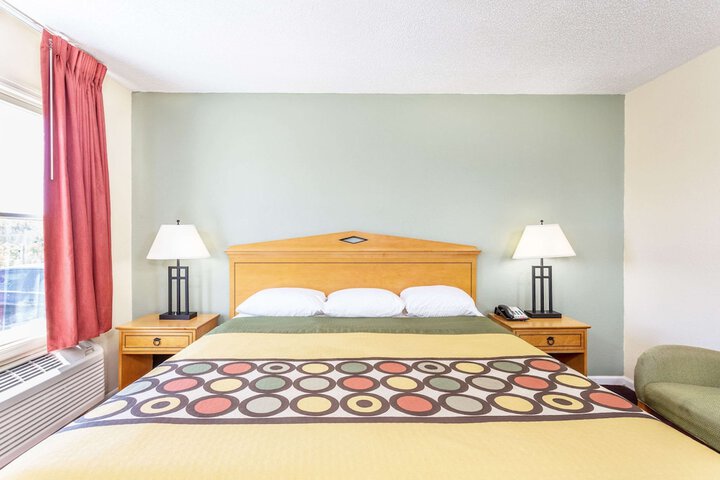Room 13 of 26