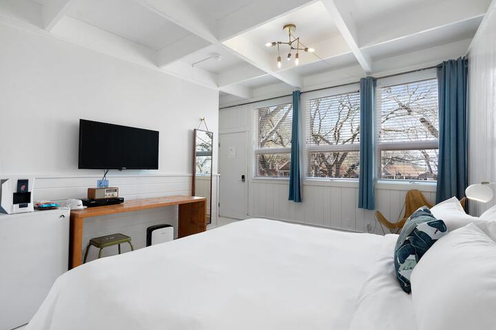 Room 35 of 46