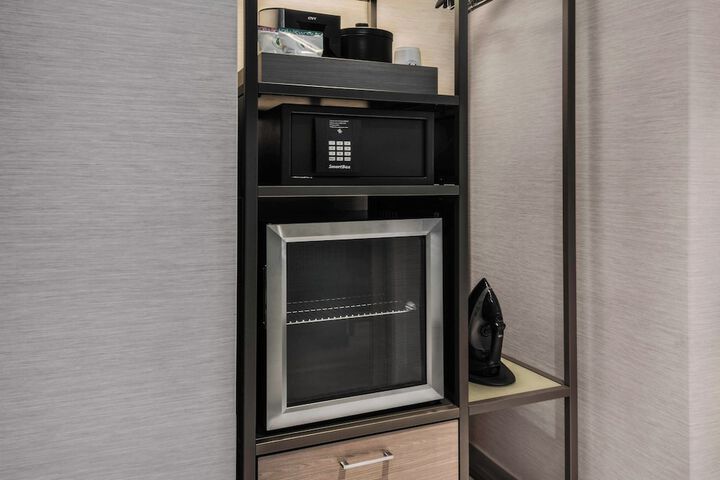 Room 30 of 65