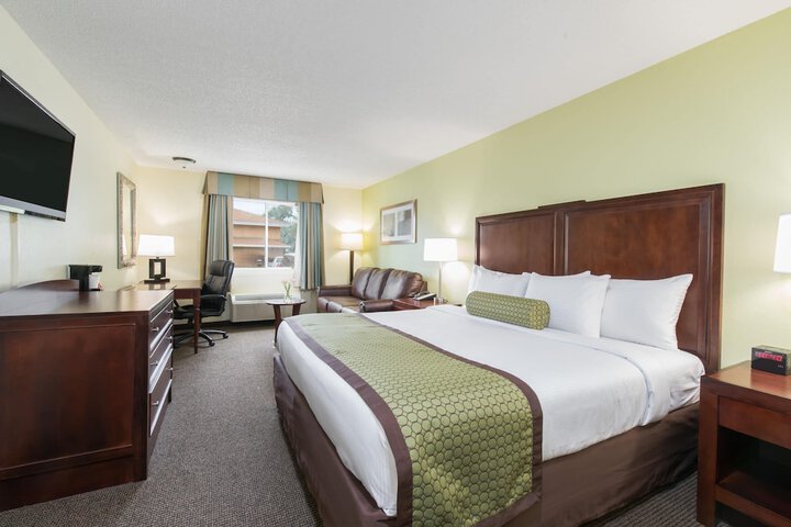 Baymont by Wyndham Pierre