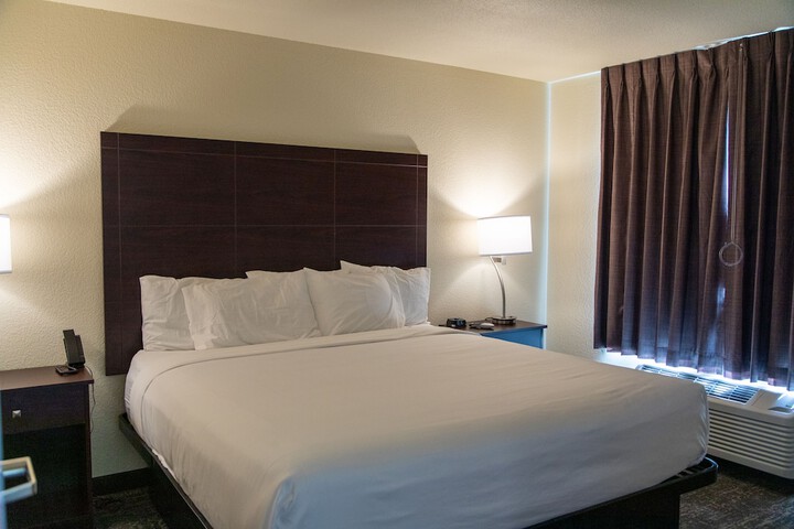 Room 12 of 48