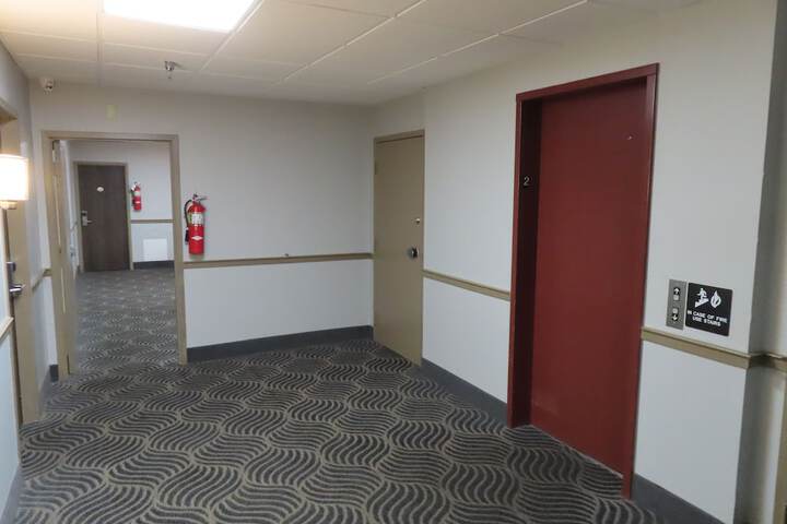 Ballroom/Hall 70 of 76
