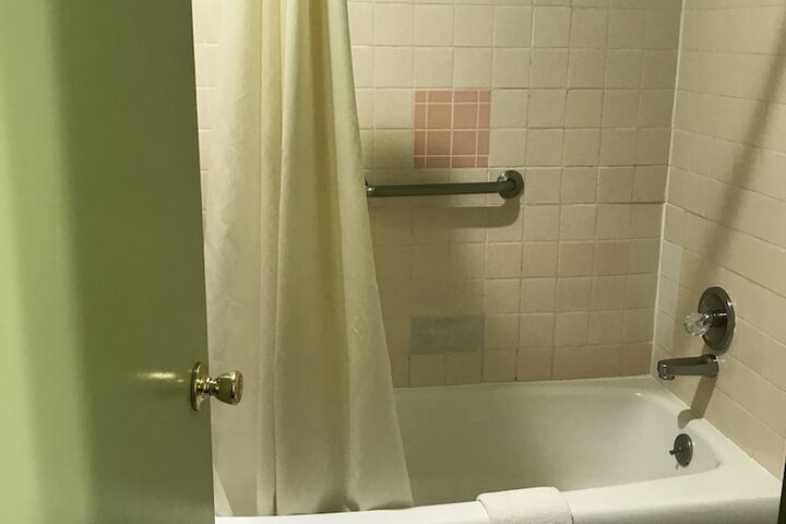 Room 12 of 40