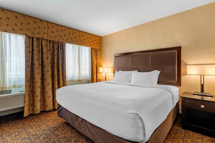 Lloyd Hotel Astoria Bayfront an Ascend Collection Hotel