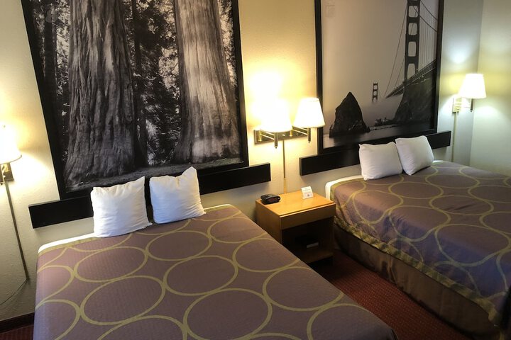 Super 8 by Wyndham Crescent City