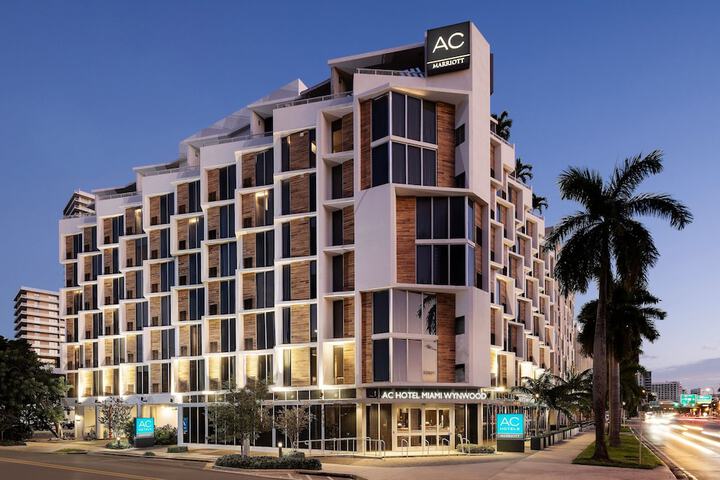Hotel 2 of 75
