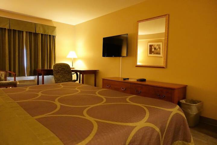 Room 23 of 48