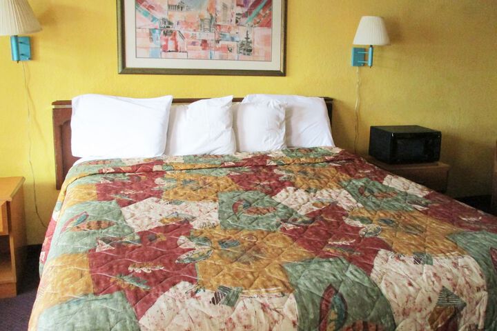 Room 14 of 25