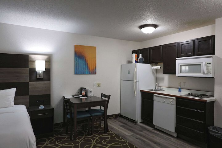 Room 76 of 109