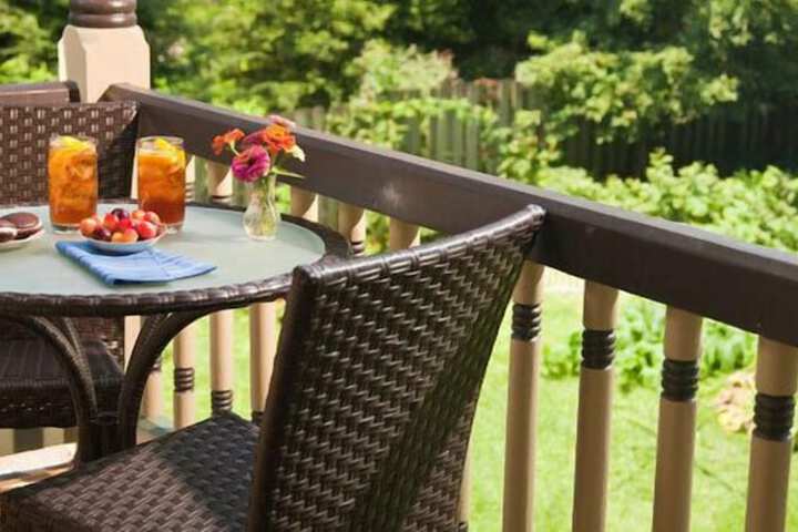 B. F. Hiestand House Bed & Breakfast