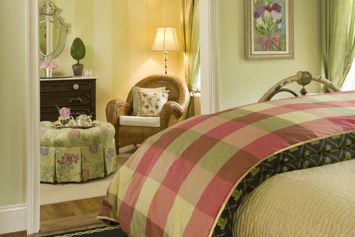 10 Fitch Luxurious Romantic Inn