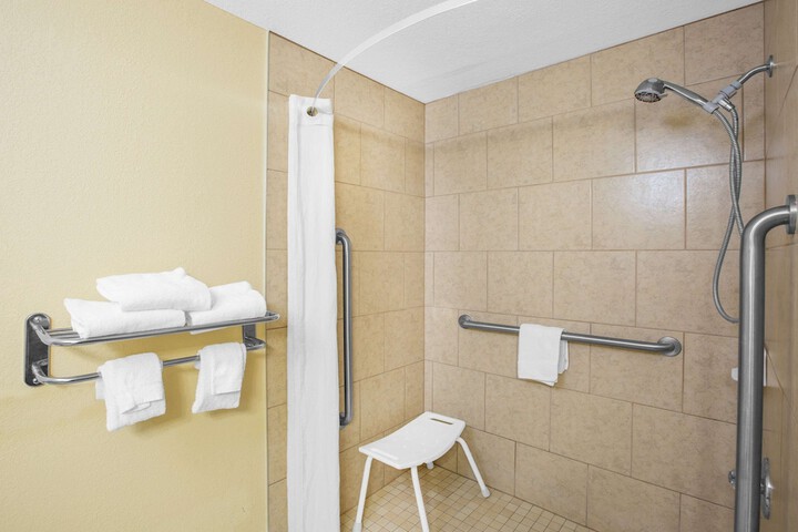 Room 14 of 16
