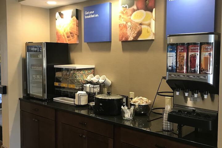 Breakfast/Coffee Service 46 of 64