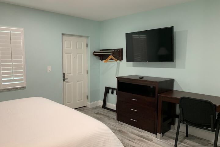 Room 37 of 43