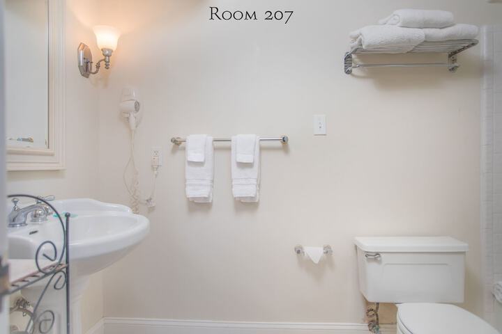 Room 127 of 170