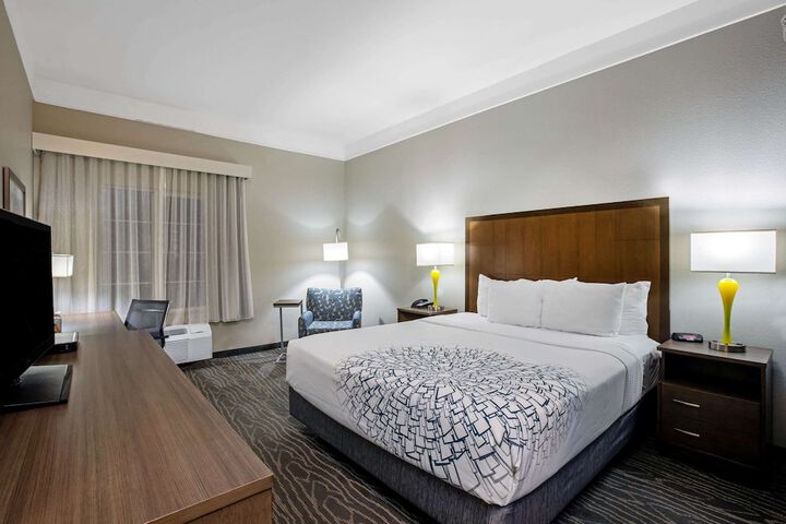Room 21 of 27