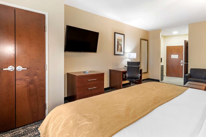 Room 13 of 30