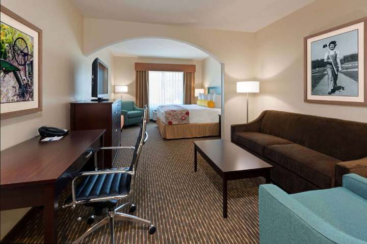 Room 21 of 49