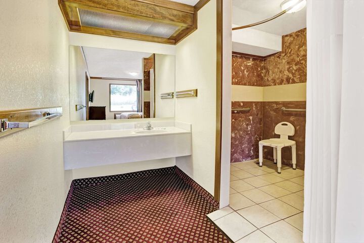 Room 13 of 15