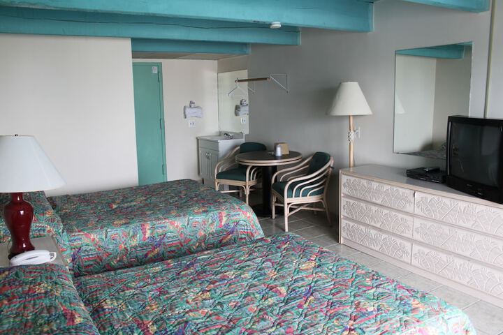 Room 13 of 25