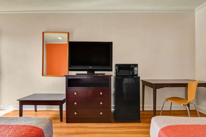 Motel 6 Americus GA