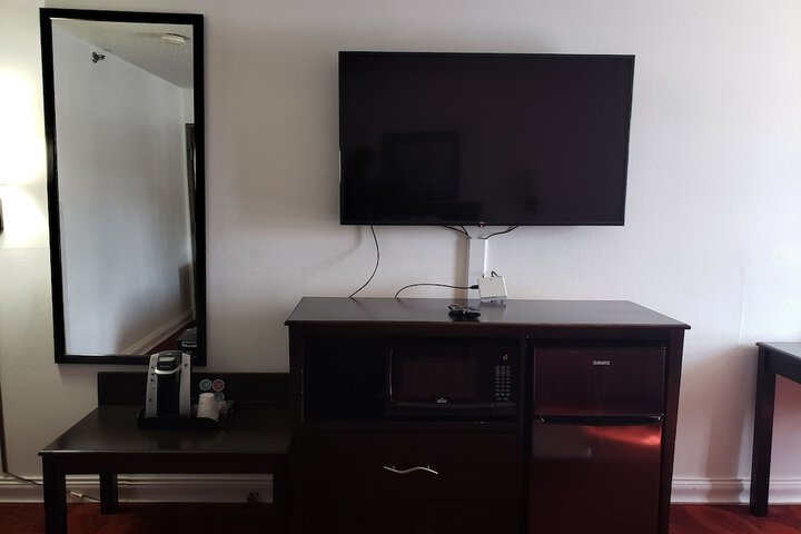 Room 19 of 35