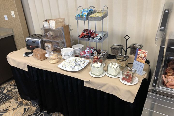 Dining 56 of 69