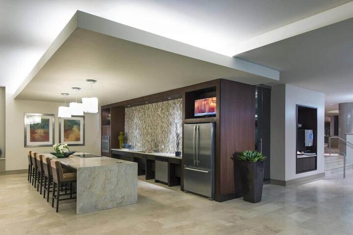 Global Luxury Suites at Boston Seaport