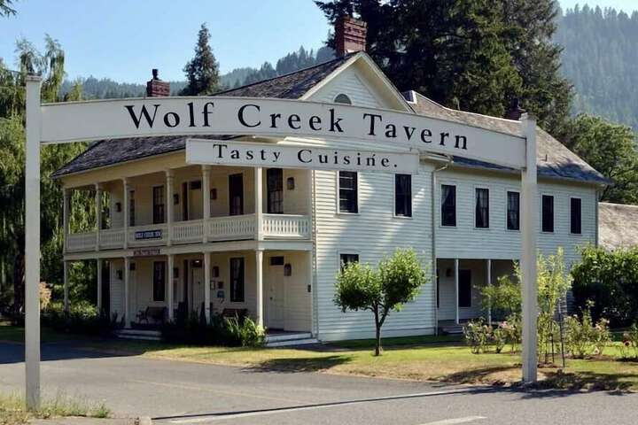 Wolf Creek Inn & Tavern