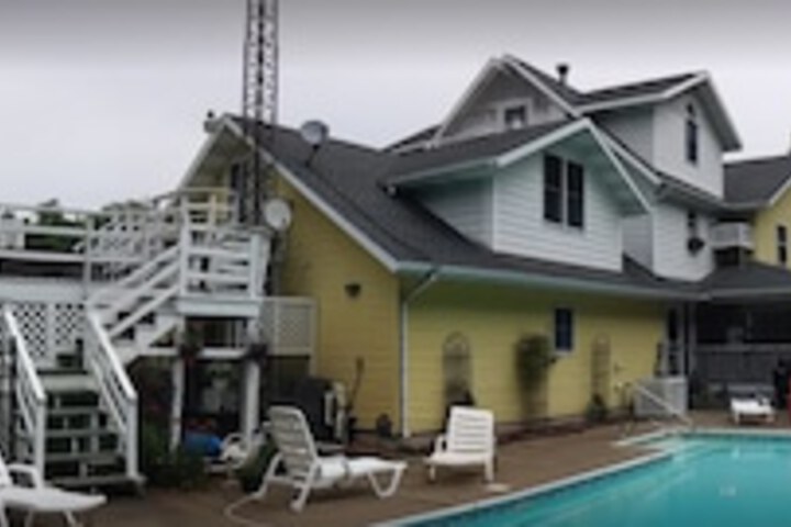 McKenzie House B & B