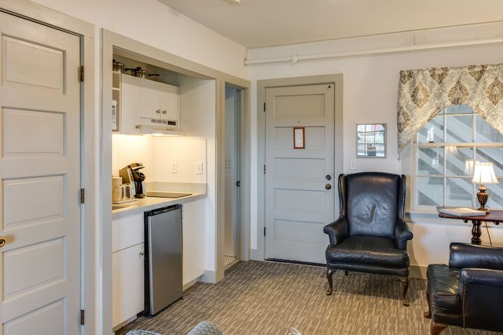Room 40 of 76