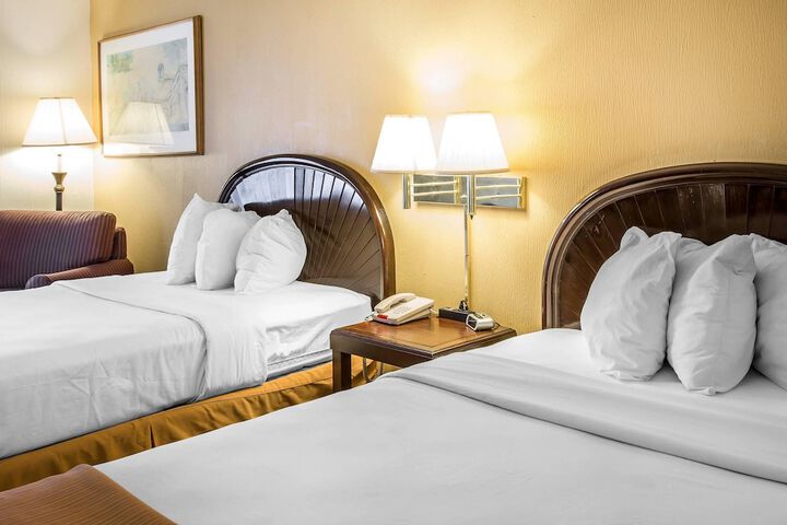 Rodeway Inn & Suites Carrollton