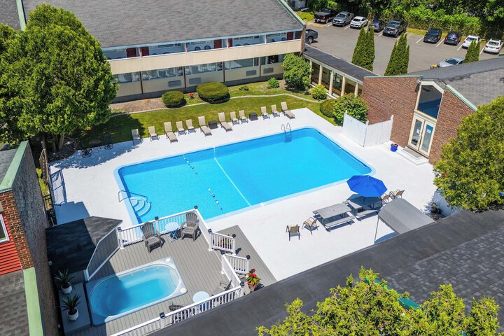Fireside Inn & Suites Waterville