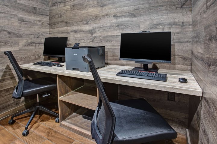 Business Center 50 of 50