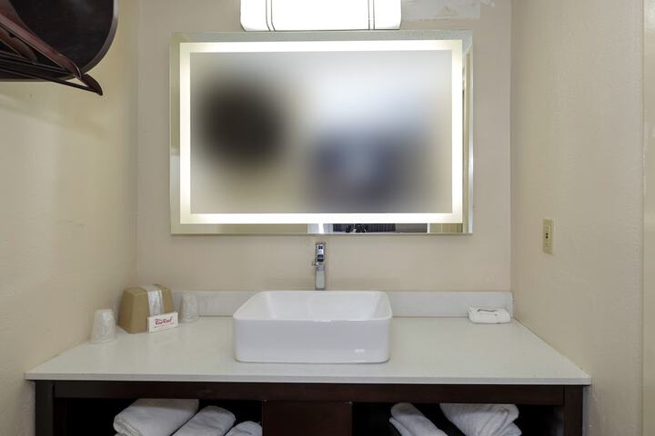 Room 15 of 37