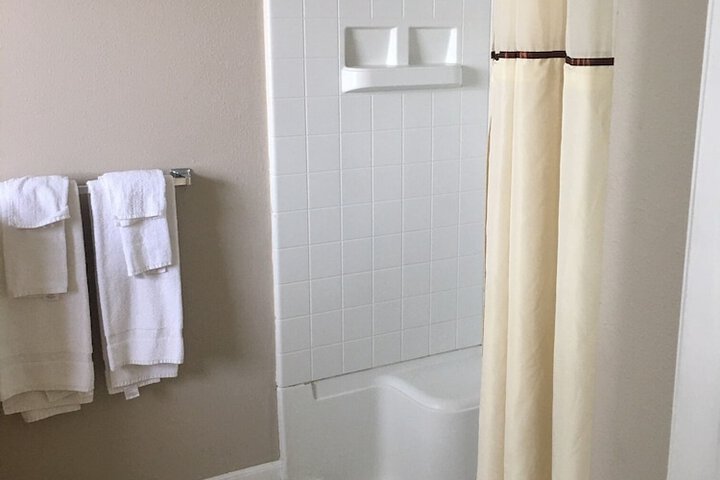 Room 52 of 70