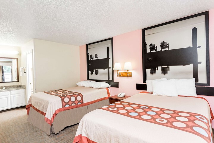 Room 10 of 15