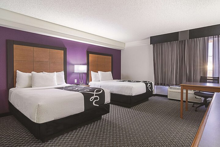 Room 33 of 48